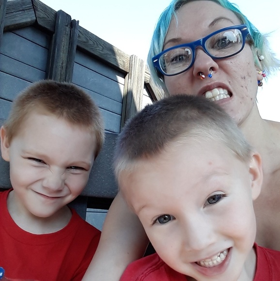 Meet your Posher, Heather - Picture 2 of 2